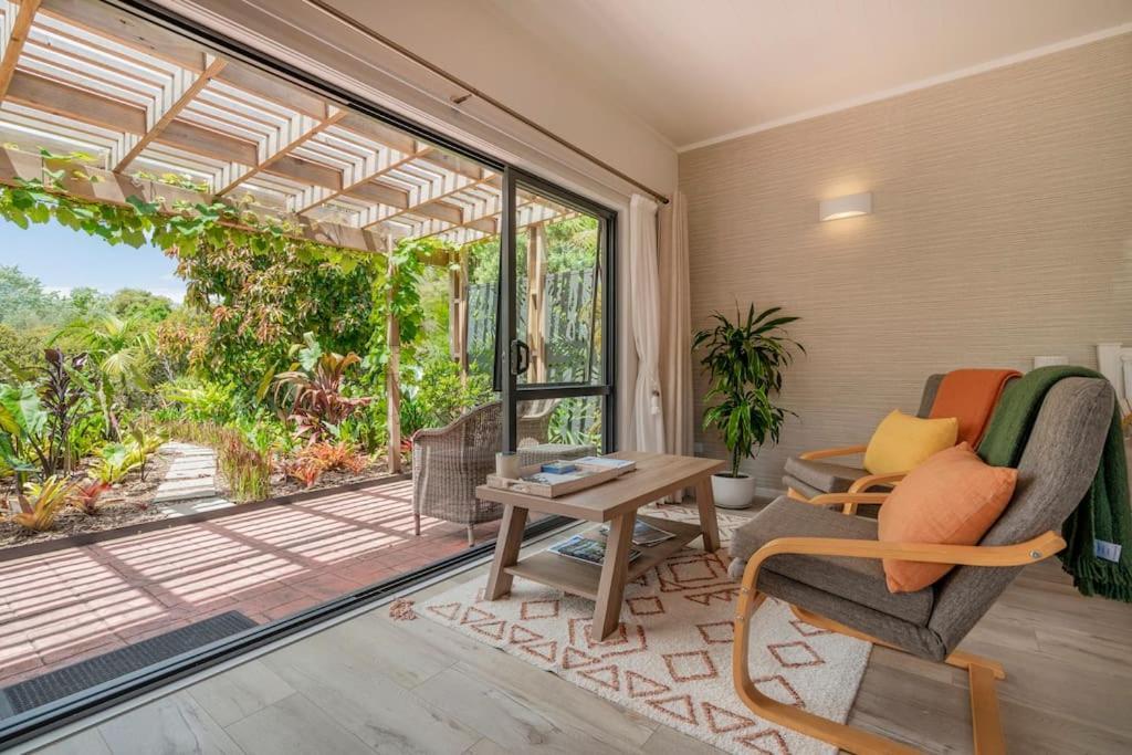 Ferienwohnung On The Point Whitianga Exterior foto