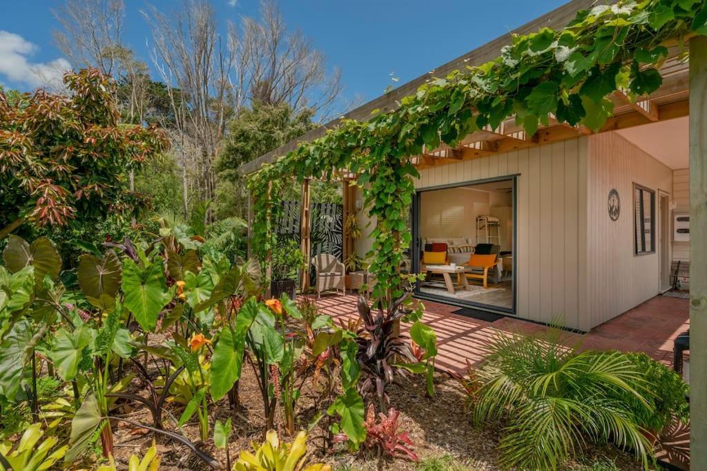 Ferienwohnung On The Point Whitianga Exterior foto